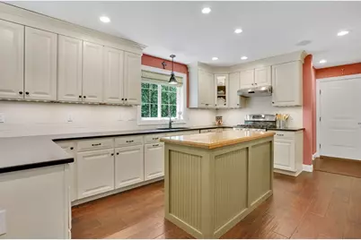 109 Booth St, Ludlow, MA 01056 - Photo 5