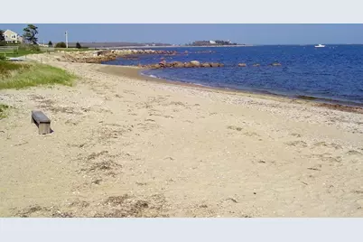3 Woodlawn Ave, Mattapoisett, MA 02739 - Photo 5
