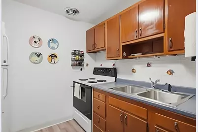 205 Kent St #35, Brookline, MA 02445 - Photo 5