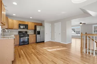 69 Buttercup Ln #69, Grafton, MA 01560 - Photo 9