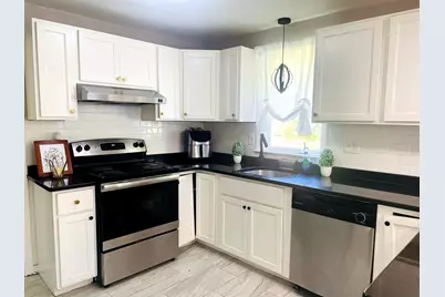 219 Fernwood Dr, Gardner, MA 01440 - Photo 3