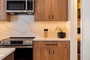 246 Bremen St, Boston, MA 02128 - Photo 7
