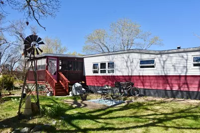 16 Francis St, Wareham, MA 02538 - Photo 3