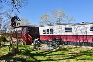 16 Francis St, Wareham, MA 02538 - Photo 3