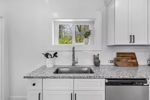 42 Washington St, Monson, MA 01057 - Photo 7