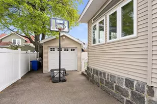 69 Bromfield St, Quincy, MA 02170 - Photo 37
