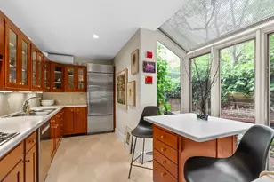 52 Pinckney St, Boston, MA 02114 - Photo 21