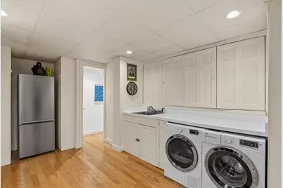 52 Pinckney St, Boston, MA 02114 - Photo 37