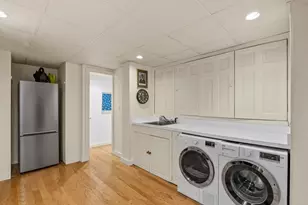52 Pinckney St, Boston, MA 02114 - Photo 37