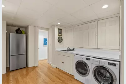 52 Pinckney St, Boston, MA 02114 - Photo 37