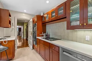 52 Pinckney St, Boston, MA 02114 - Photo 19