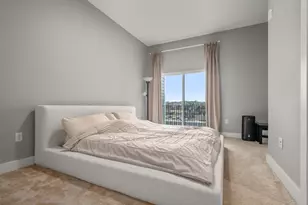 60 Cross St E, Somerville, MA 02145 - Photo 15