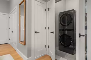 60 Cross St E, Somerville, MA 02145 - Photo 23