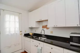 546 E 8th St, Boston, MA 02127 - Photo 11