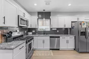 26 Oak St, New Bedford, MA 02740 - Photo 3