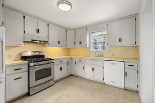 127 Fairway Dr, Newton, MA 02465 - Photo 5