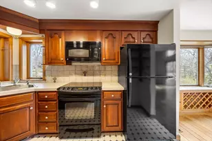 2 Hibbs Ln, Falmouth, MA 02540 - Photo 11