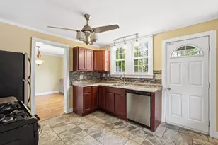 77 Dorset St, Springfield, MA 01108 - Photo 9