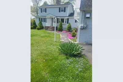54 Shirley Ave, Lowell, MA 01854 - Photo 3
