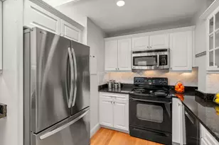 37 Bay State Rd, Boston, MA 02215 - Photo 7