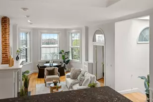 37 Bay State Rd, Boston, MA 02215 - Photo 11