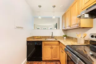 41 Carlton St, Brookline, MA 02446 - Photo 9