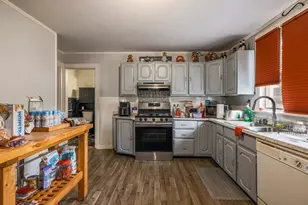 951 Canterbury St, Boston, MA 02131 - Photo 5