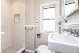 12 Marion St, Somerville, MA 02143 - Photo 5