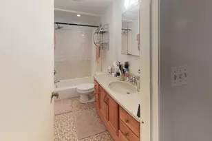 64 W Cedar, Boston, MA 02114 - Photo 5