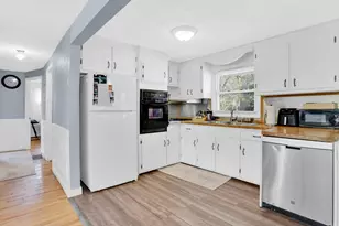 94 Cora Ave, Chicopee, MA 01013 - Photo 15