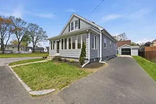 44 Frontenac St, Springfield, MA 01151 - Photo 3