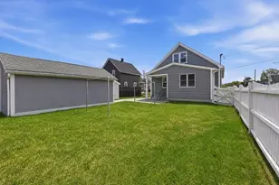 44 Frontenac St, Springfield, MA 01151 - Photo 33