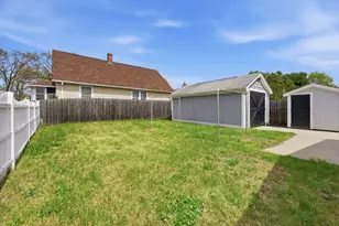44 Frontenac St, Springfield, MA 01151 - Photo 35