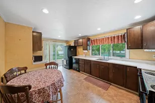 138 Lakehurst Ave, Weymouth, MA 02189 - Photo 3