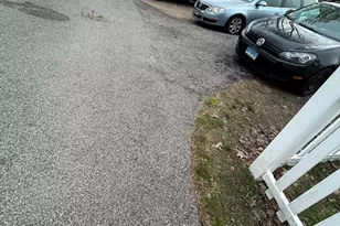 733 Pleasant St, Leicester, MA 01542 - Photo 15