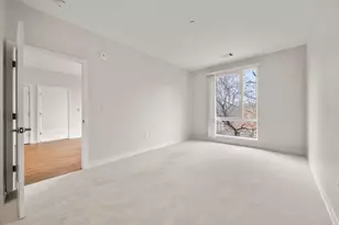 289 Walk Hill St, Boston, MA 02131 - Photo 11