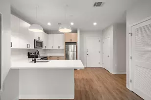 289 Walk Hill St, Boston, MA 02131 - Photo 5