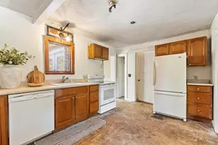 215 N Main St, Orange, MA 01364 - Photo 5