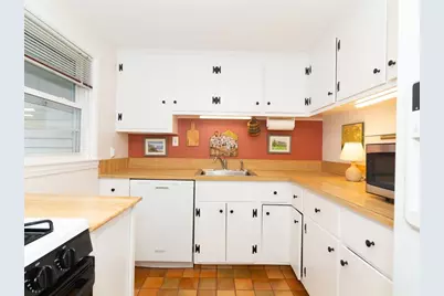 40 Dunster Rd, Framingham, MA 01702 - Photo 11