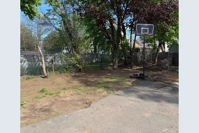 37-39 Wilmont St, Springfield, MA 01108 - Photo 17