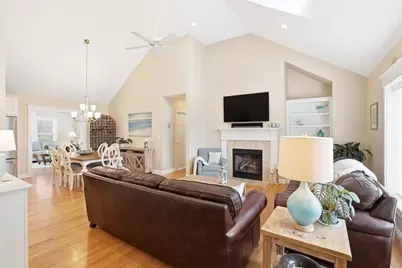 140 Pheasant Hill Cir, Barnstable, MA 02635 - Photo 9