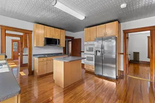 183 Pleasant St, Grafton, MA 01560 - Photo 3