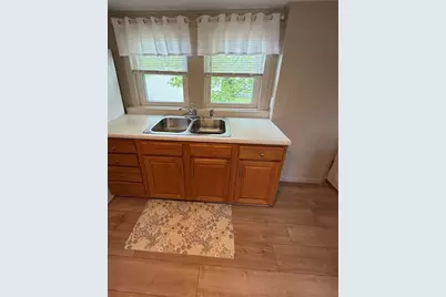 852 Somerset Ave #B, Taunton, MA 02780 - Photo 5