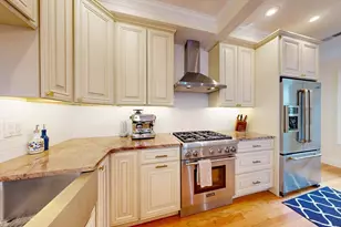 17 Hammond St, Somerville, MA 02143 - Photo 3