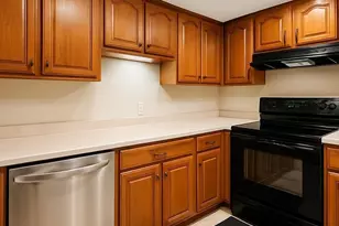 156 Quincy Shore Dr, Quincy, MA 02171 - Photo 3
