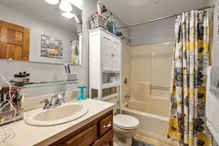 156 Quincy Shore Dr, Quincy, MA 02171 - Photo 9