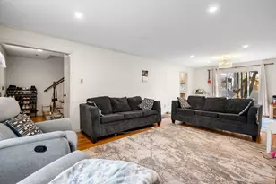 9 Town House Dr, Newton, MA 02460 - Photo 5