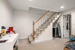 9 Town House Dr, Newton, MA 02460 - Photo 21