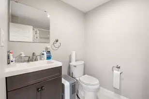 9 Town House Dr, Newton, MA 02460 - Photo 23