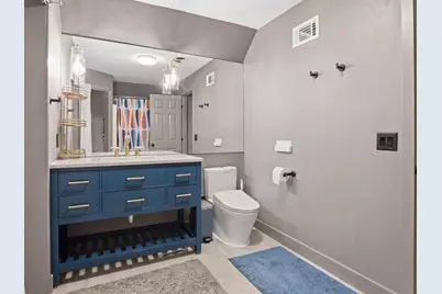 51 Pettee St #47, Newton, MA 02464 - Photo 5